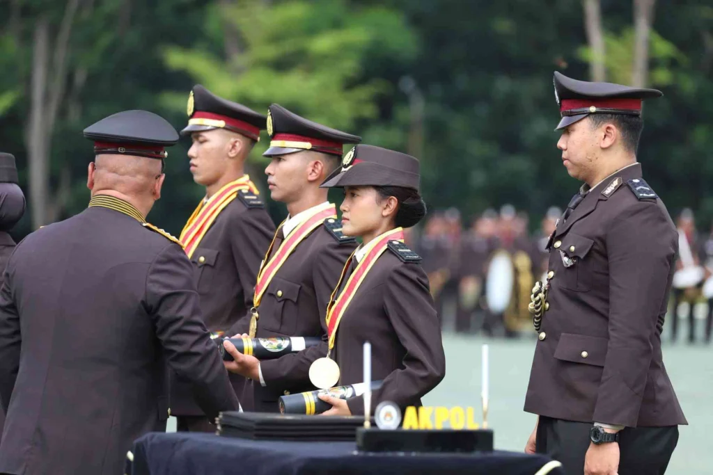 Pangkat Polisi untuk Lulusan S1